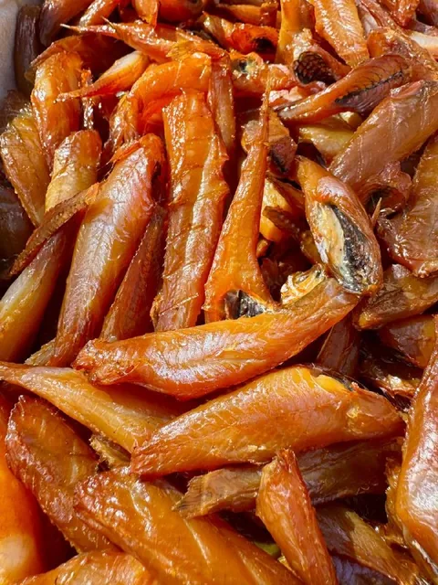 Черноморские бычки холодного копчения золотистого цвета